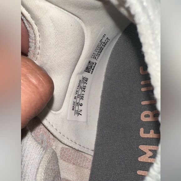 Adidas Boost White and Pink Sneakers size 7.5 - Picture 9 of 9